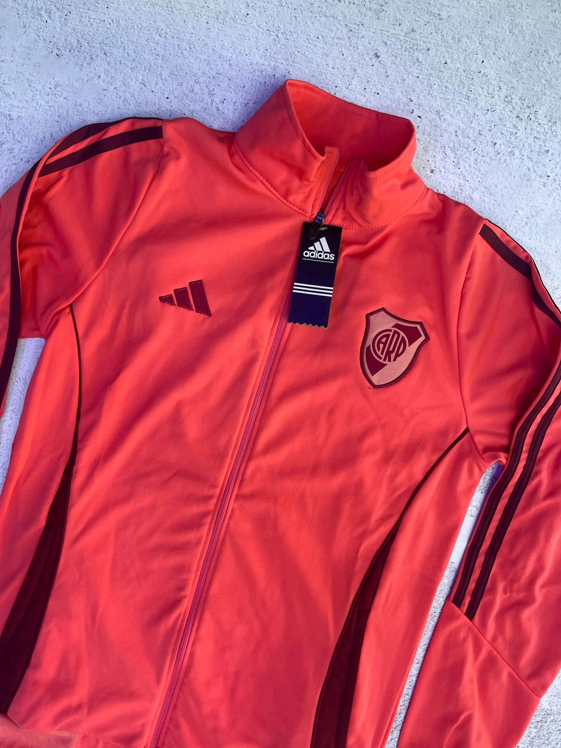 CAMPERA RIVER PLATE 2026 (SALMÓN) - Imagen 2