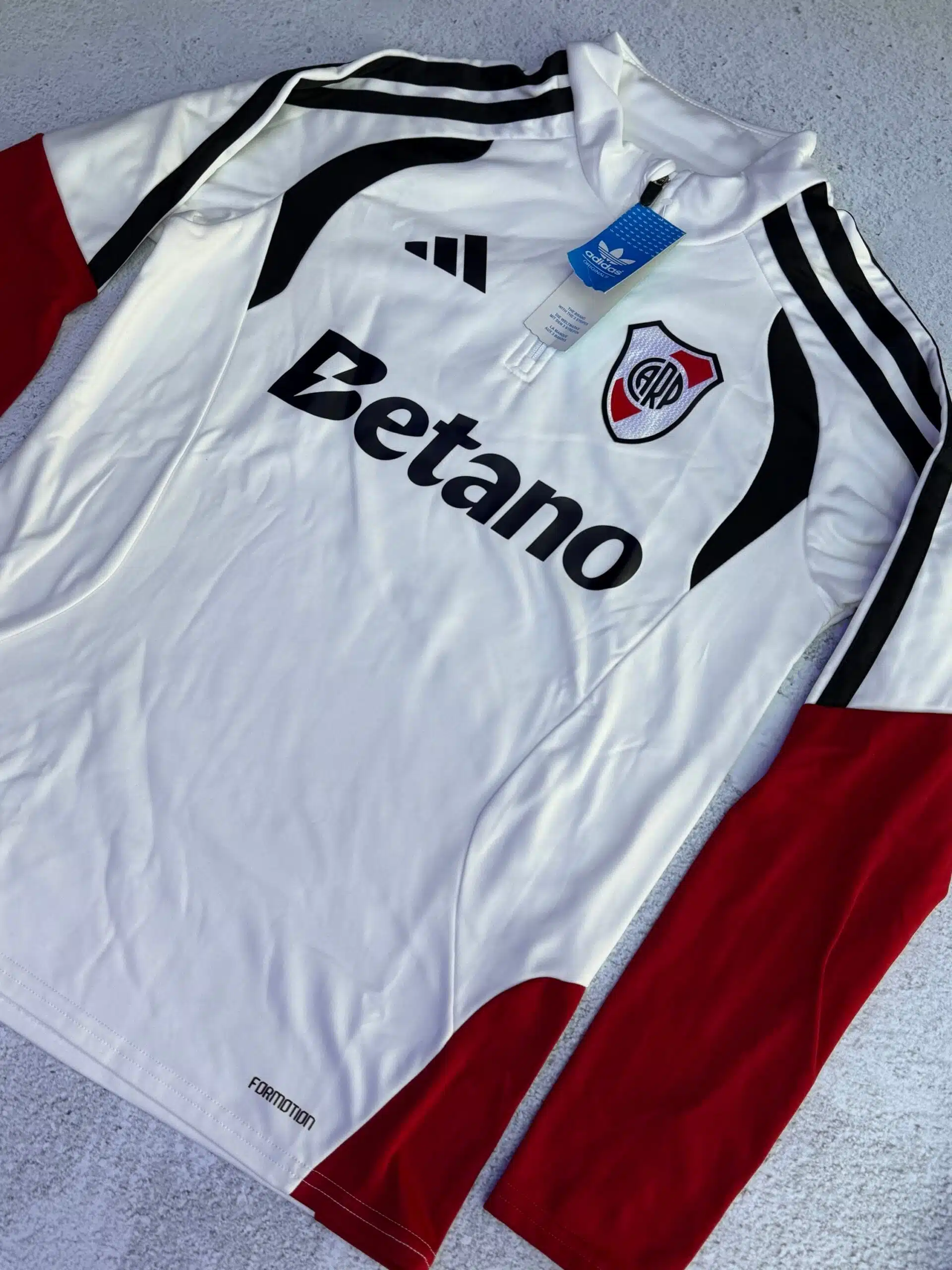 BUZO ENTRENAMIENTO RIVER PLATE 2026/27 - Imagen 2