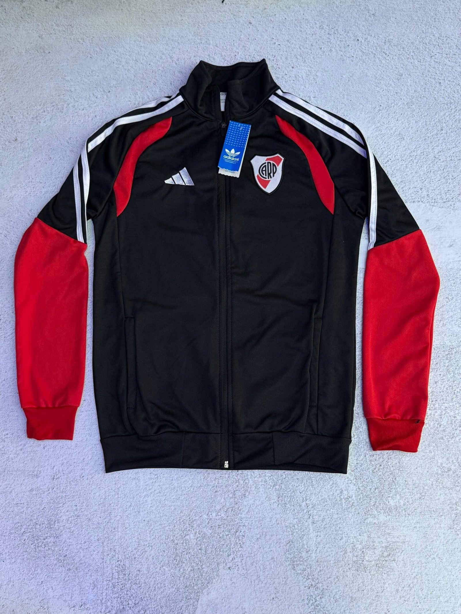 CAMPERA PRESENTACIÓN RIVER PLATE 2026/27