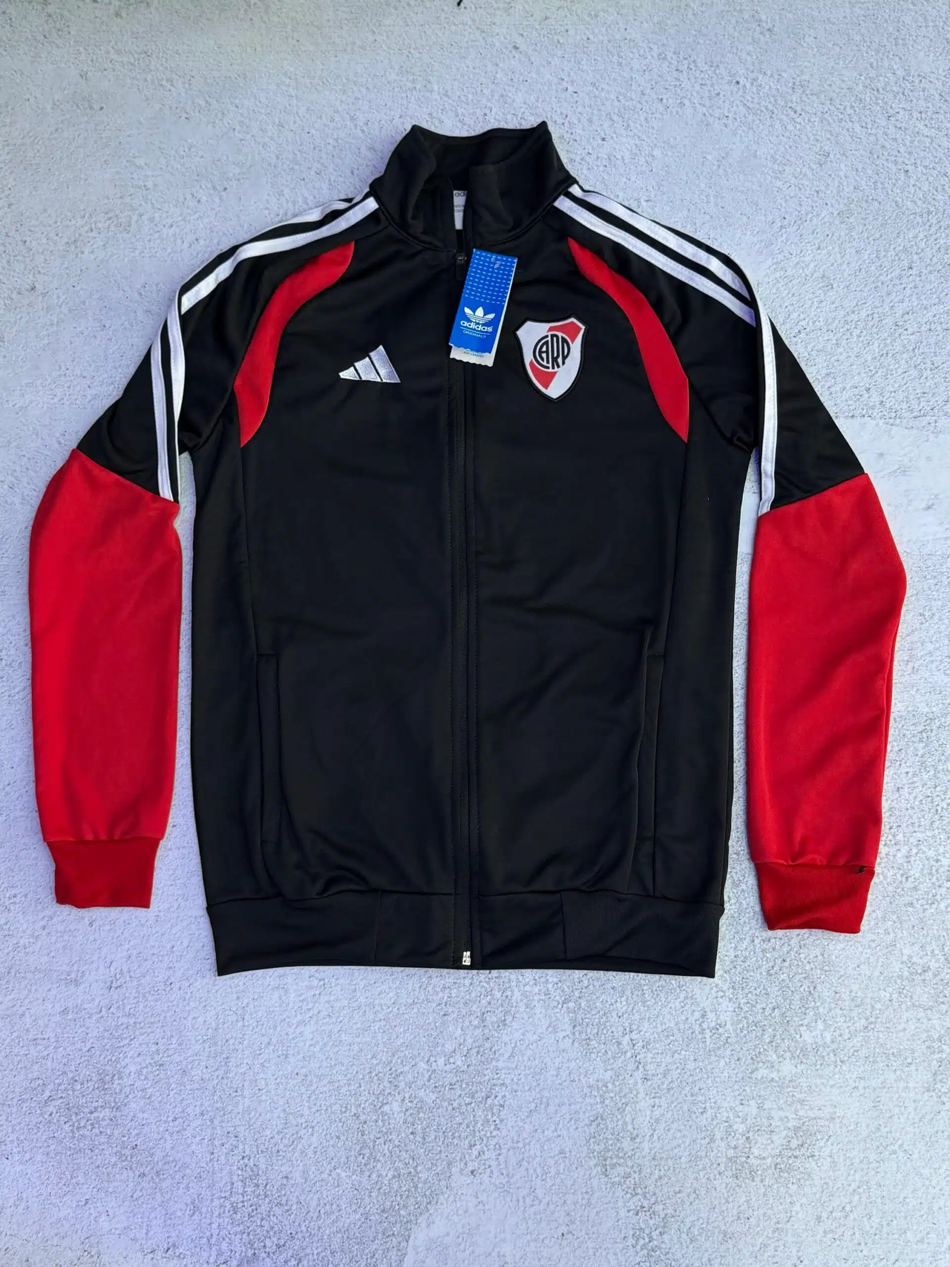 CAMPERA PRESENTACIÓN RIVER PLATE 2026/27